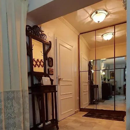Fori's Nest Skg Apartment *