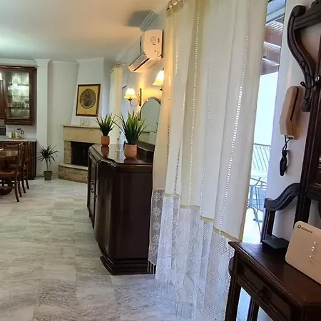 Fori's Nest Skg شقة