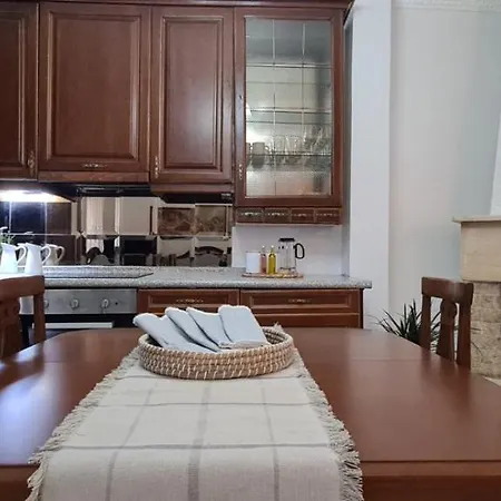 Fori's Nest Skg Apartment *