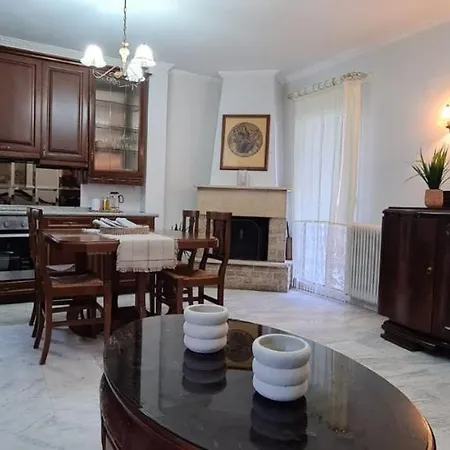 Apartment Fori's Nest Skg *