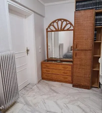 Fori's Nest Skg Apartment *